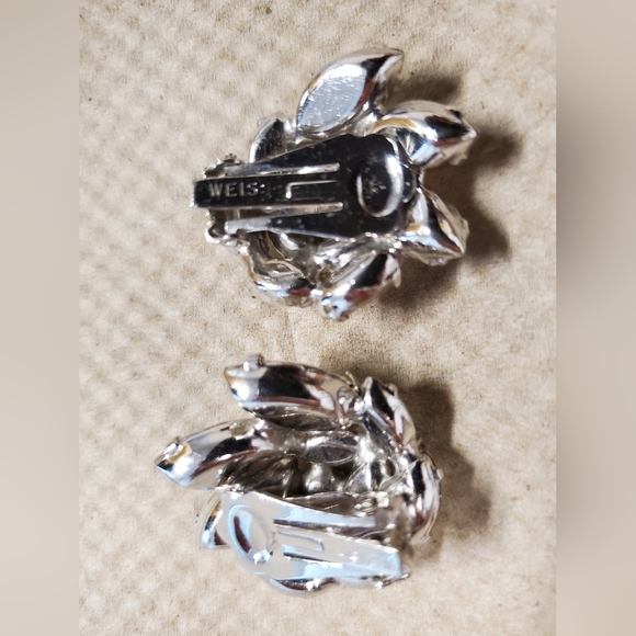 Albert Weiss Clear stones Clip-on Earrings - Picture 3 of 7